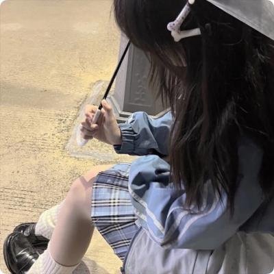 蓝天花朵